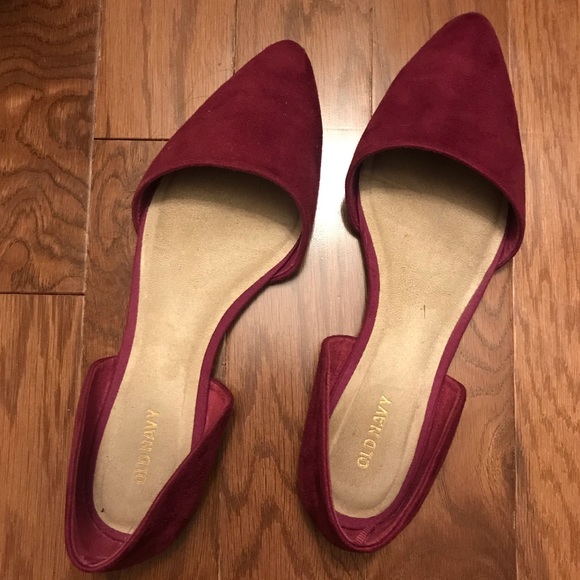Old Navy Shoes - Pointed toe flats
